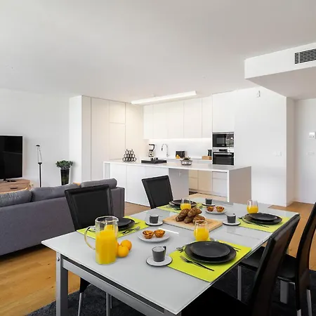 Apartment Whome History And Comfort, Luxurious Living In Benfica